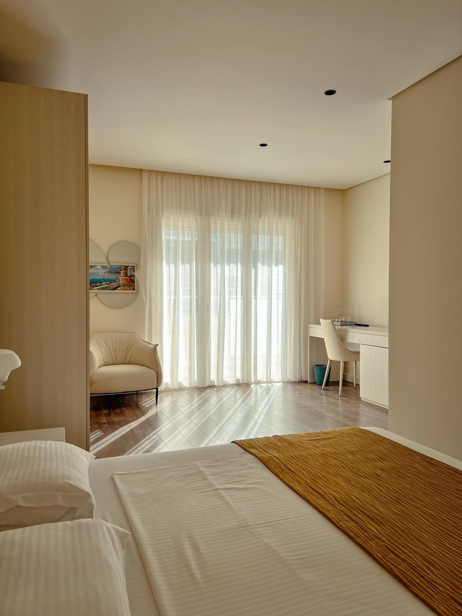 Maxi Room Vlorë Buitenkant foto