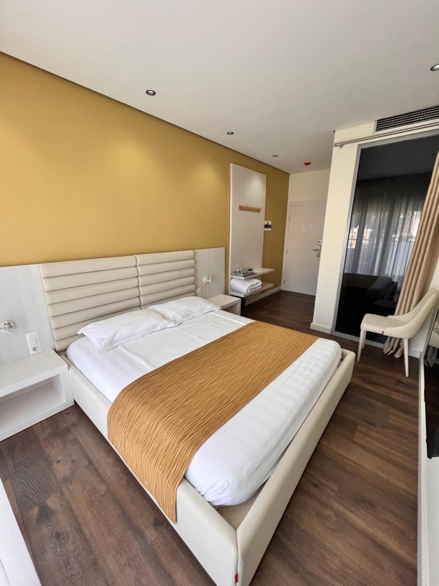 Maxi Room Vlorë Kamer foto