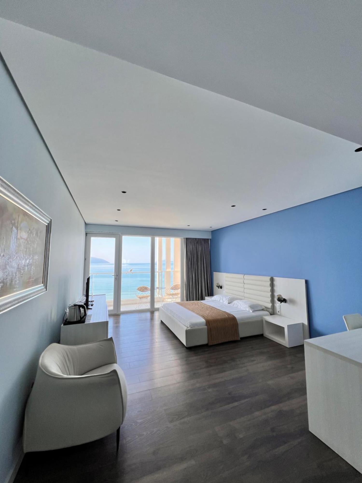 Maxi Room Vlorë Buitenkant foto