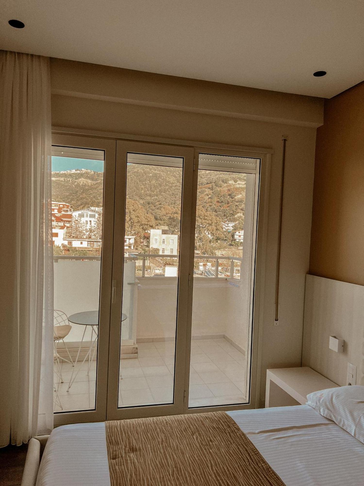 Maxi Room Vlorë Buitenkant foto