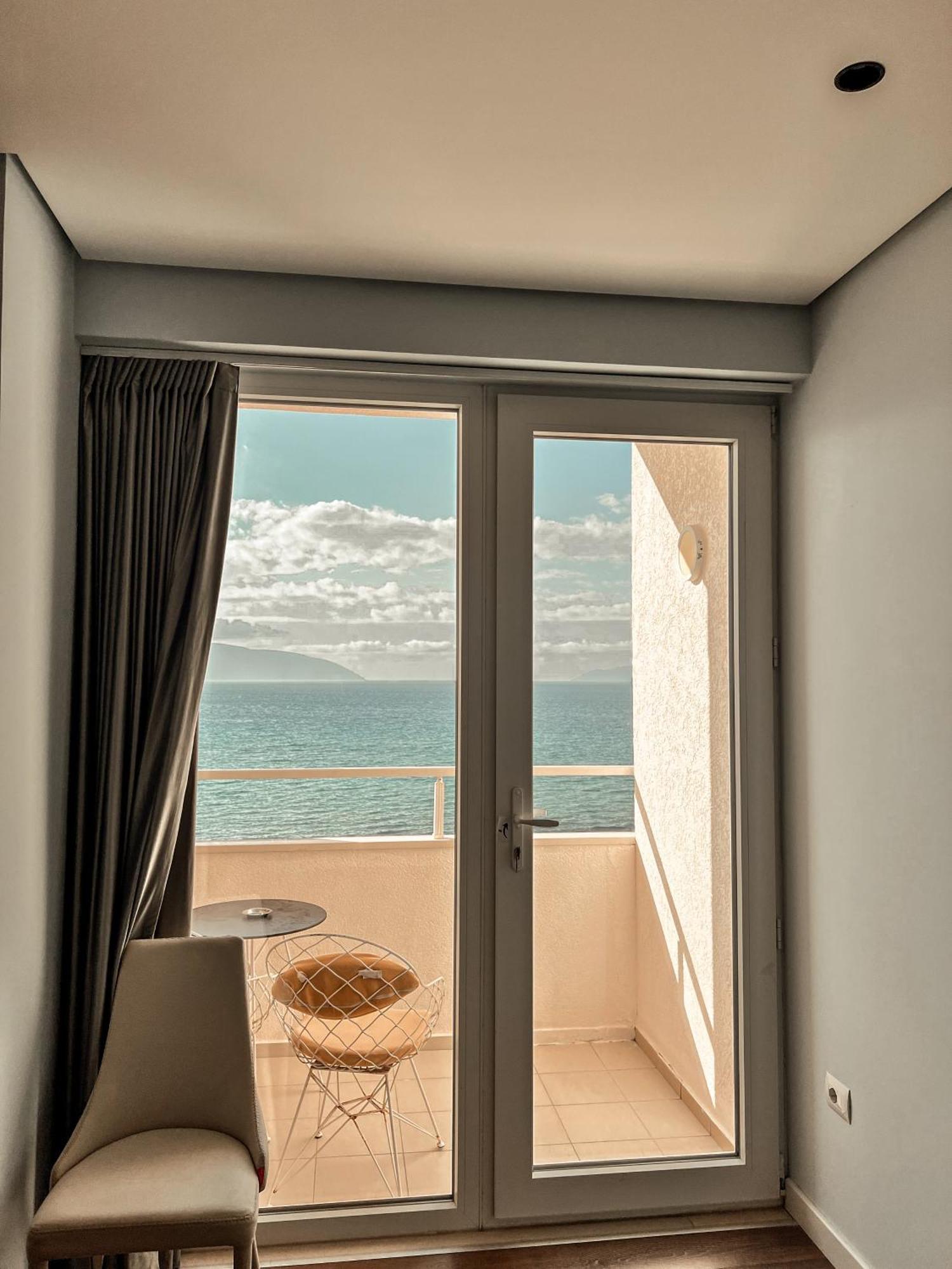 Maxi Room Vlorë Buitenkant foto