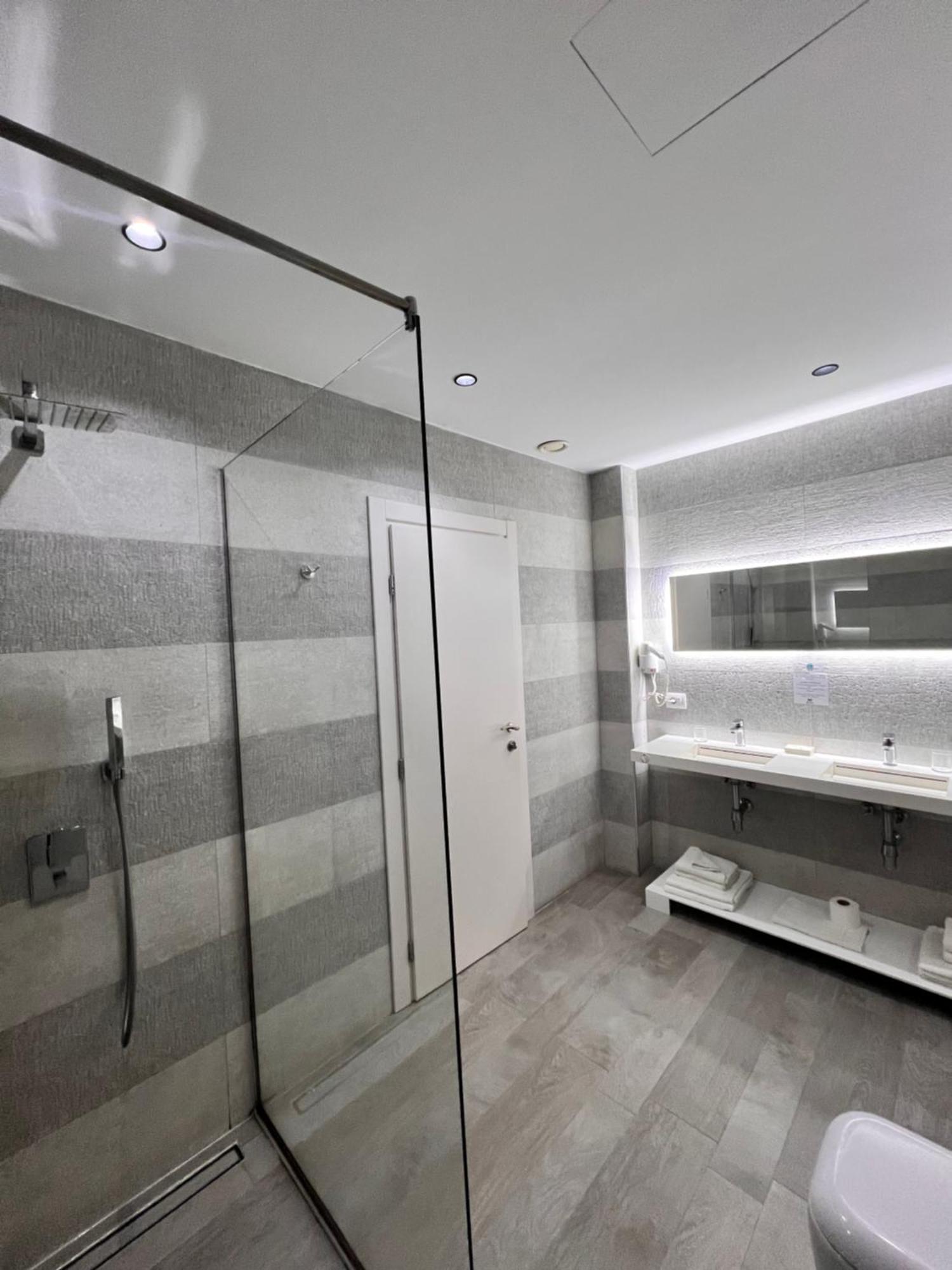 Maxi Room Vlorë Kamer foto